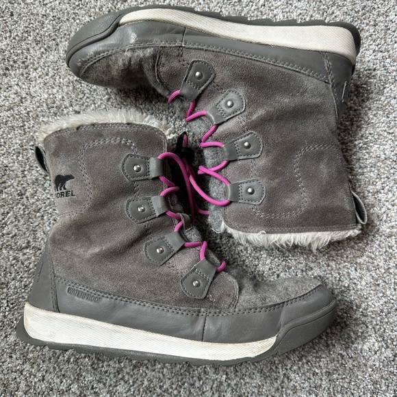 Sorel Shoes - Sorel Women's Charcoal Boots with Fuchsia Laces